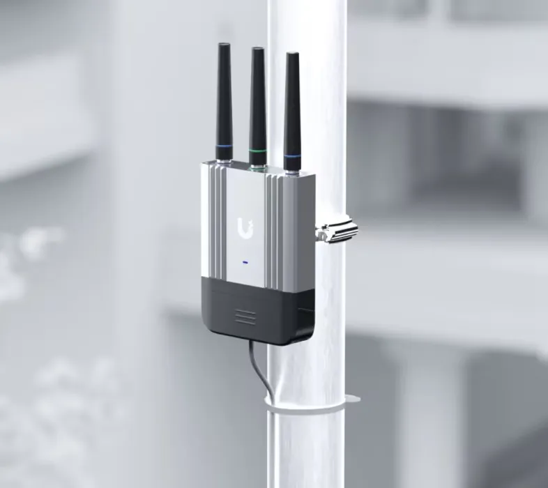 Ubiquiti UMR-Industrial-EU | Router przemysłowy | LTE Cat 4, Wi-Fi 4, 2x RJ45 1000Mb/s, nano SIM miniatura 2