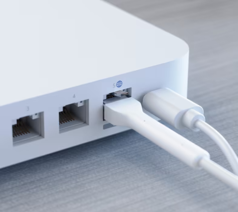 Ubiquiti UCG-Ultra EU | Brama UniFi | 4x GbE RJ45 LAN, 1x 1/2.5GbE RJ45 WAN, USB-C, Bluetooth miniatura 3