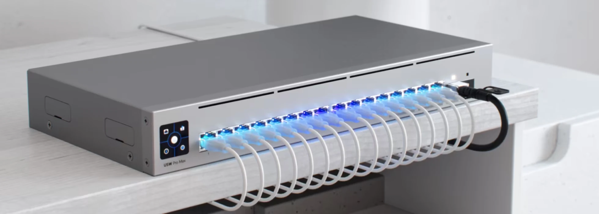 Ubiquiti USW-Pro-Max-16-EU | Switch | 4x 2.5 GbE RJ45, 12x GbE RJ45, 2x SFP+, Etherlighting, L3 miniatura 2