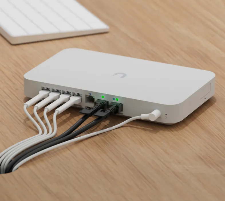 UBIQUITI UXG-FIBER DESKTOP 10G INDEPENDENT GATEWAY, 4-PORT 2.5 GBE SWITCH