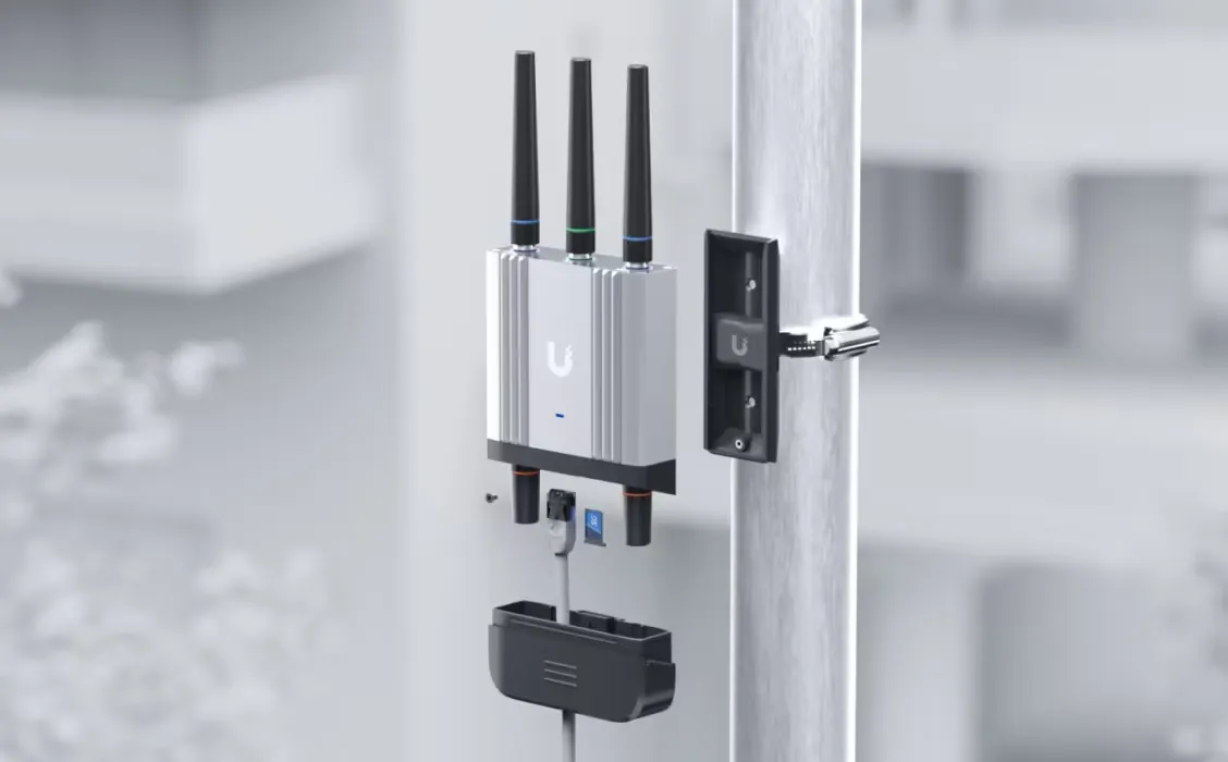 Ubiquiti UMR-Industrial-EU | Router przemysłowy | LTE Cat 4, Wi-Fi 4, 2x RJ45 1000Mb/s, nano SIM miniatura 3